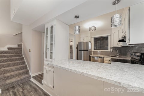 Photo for 100 Willow Run Drive 7