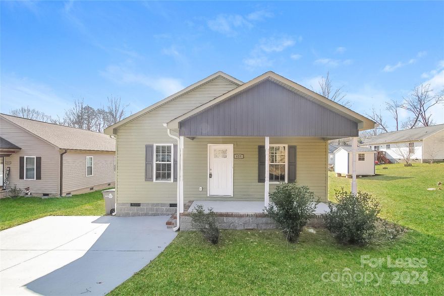 This 3-bedroom, 2.0-bathroom home offers 1186 sq. ft. of living space.