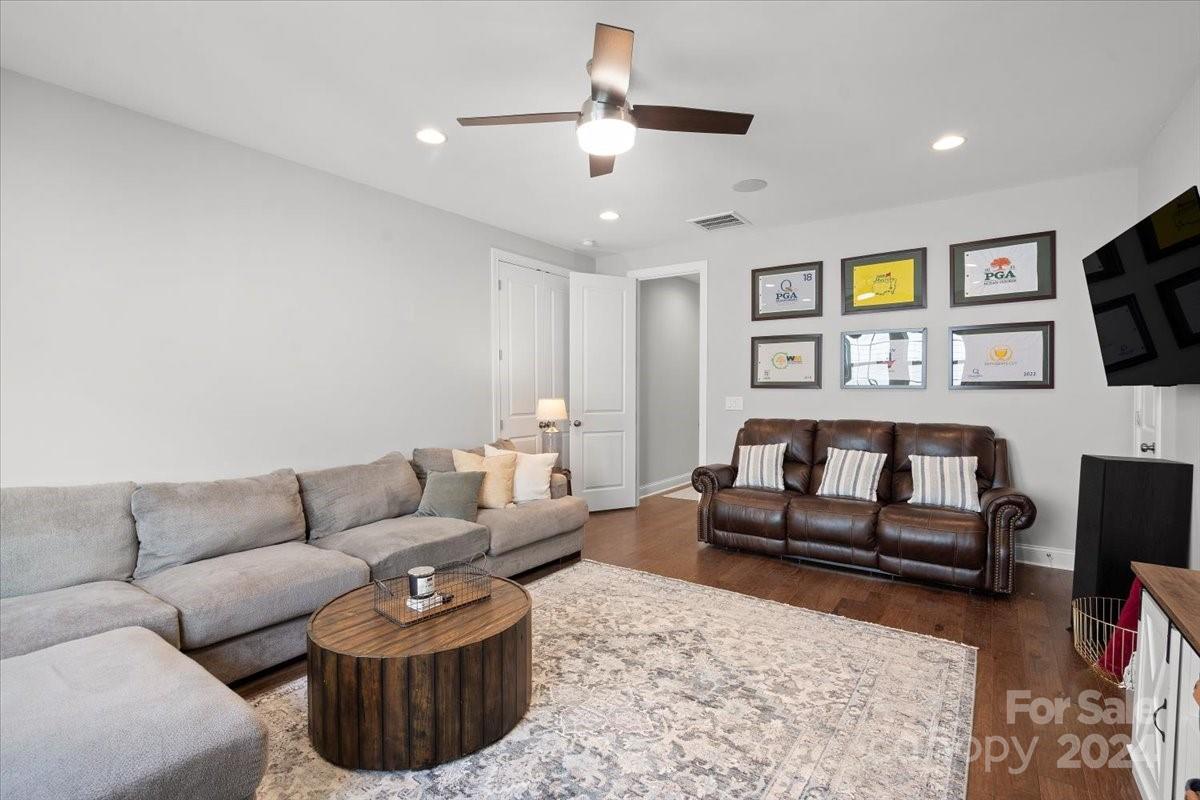 The Palisades - Residential