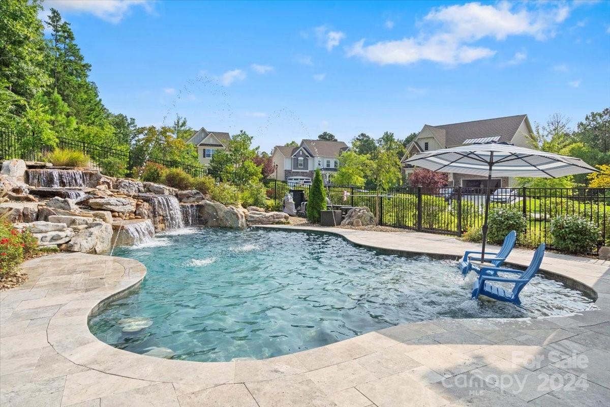 The Palisades - Residential