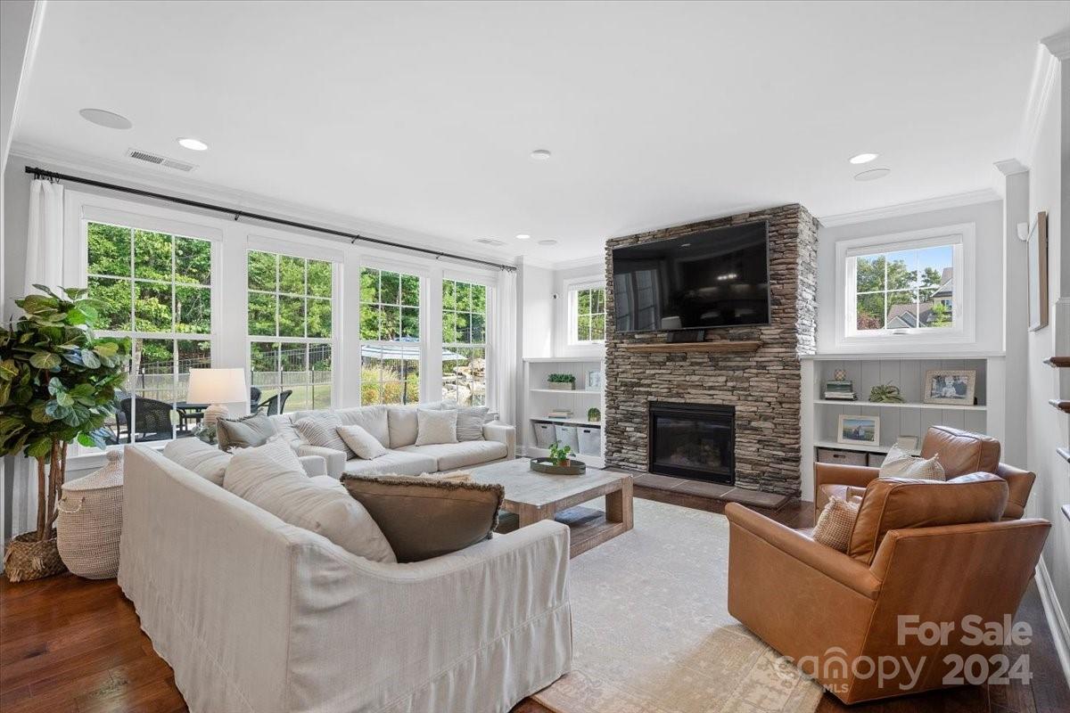 The Palisades - Residential