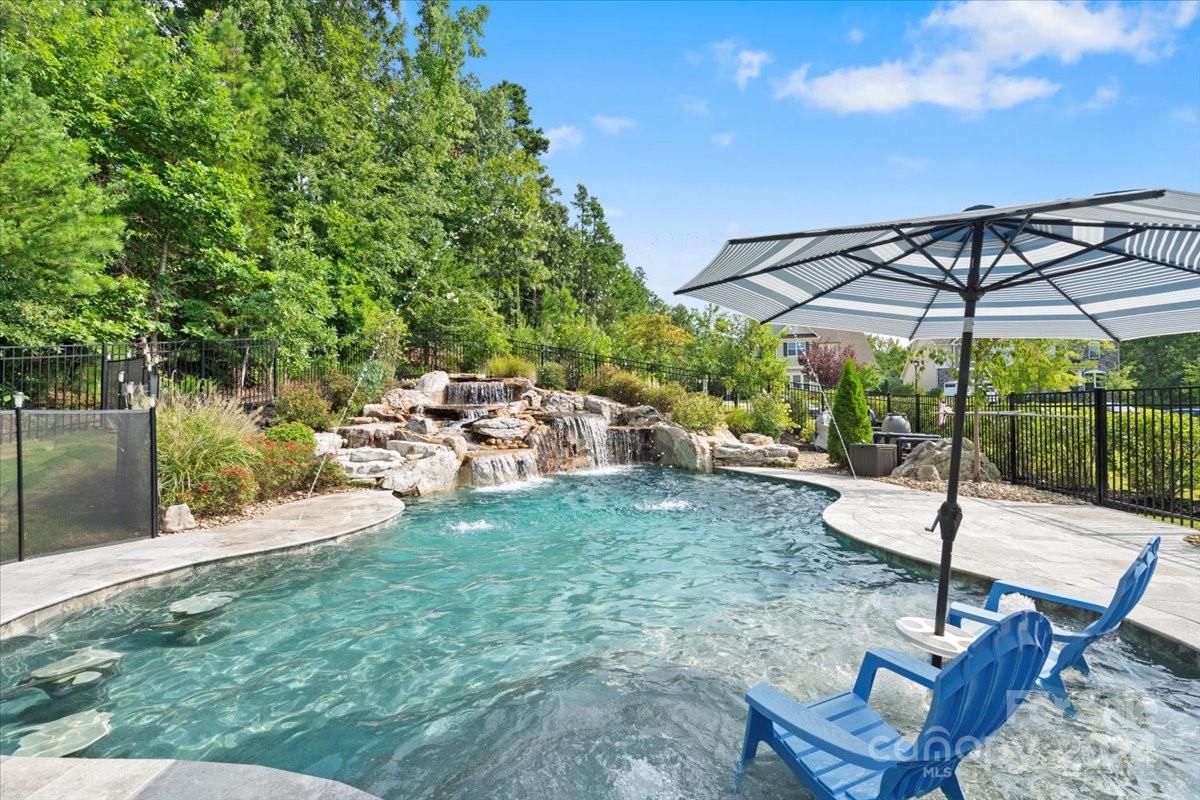 The Palisades - Residential