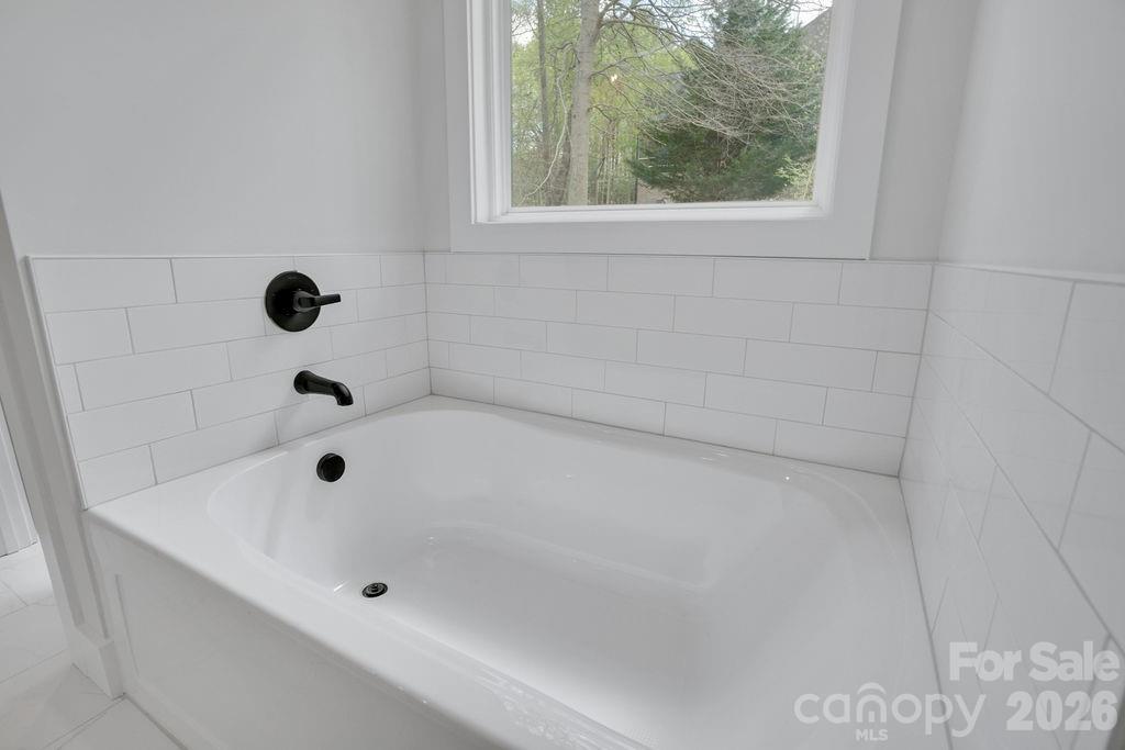 CLONINGER RIDGE - Residential