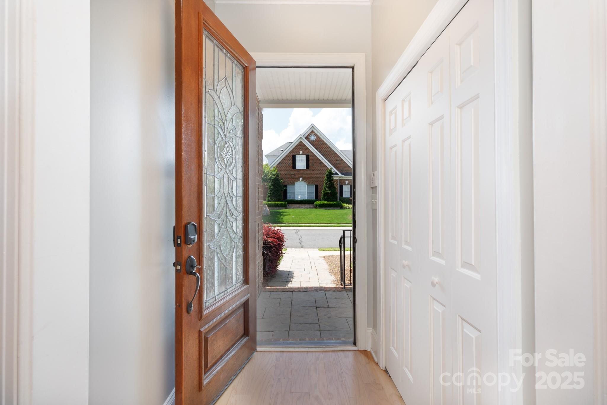962 Blakeley Walk