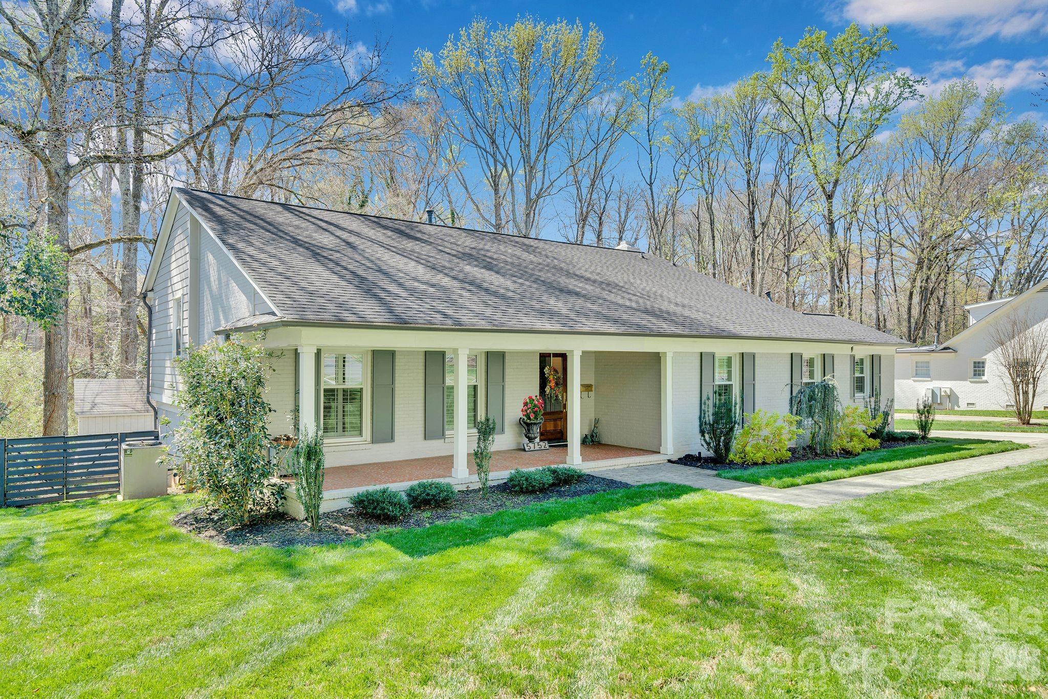 5752 Bellechasse Street