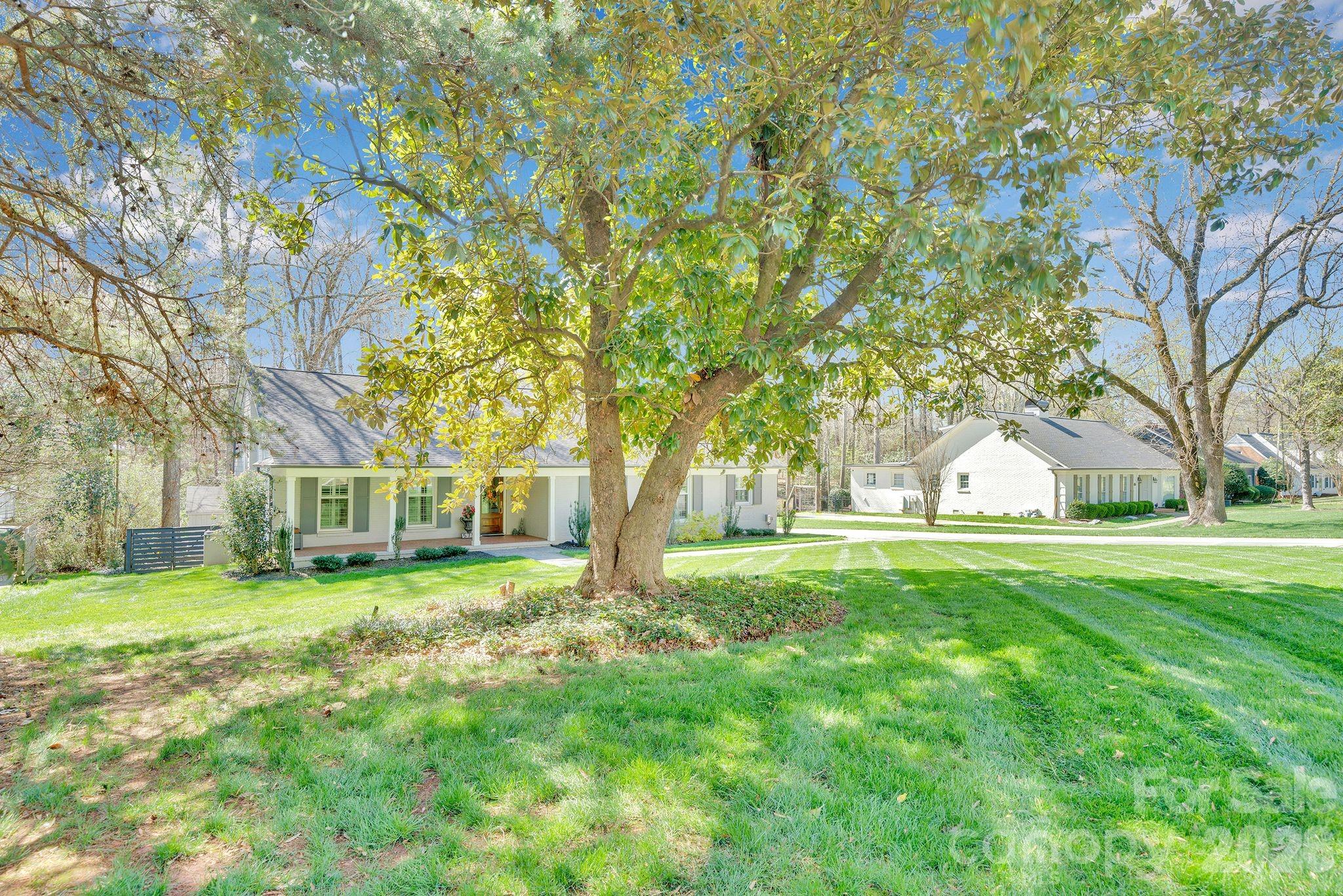 5752 Bellechasse Street