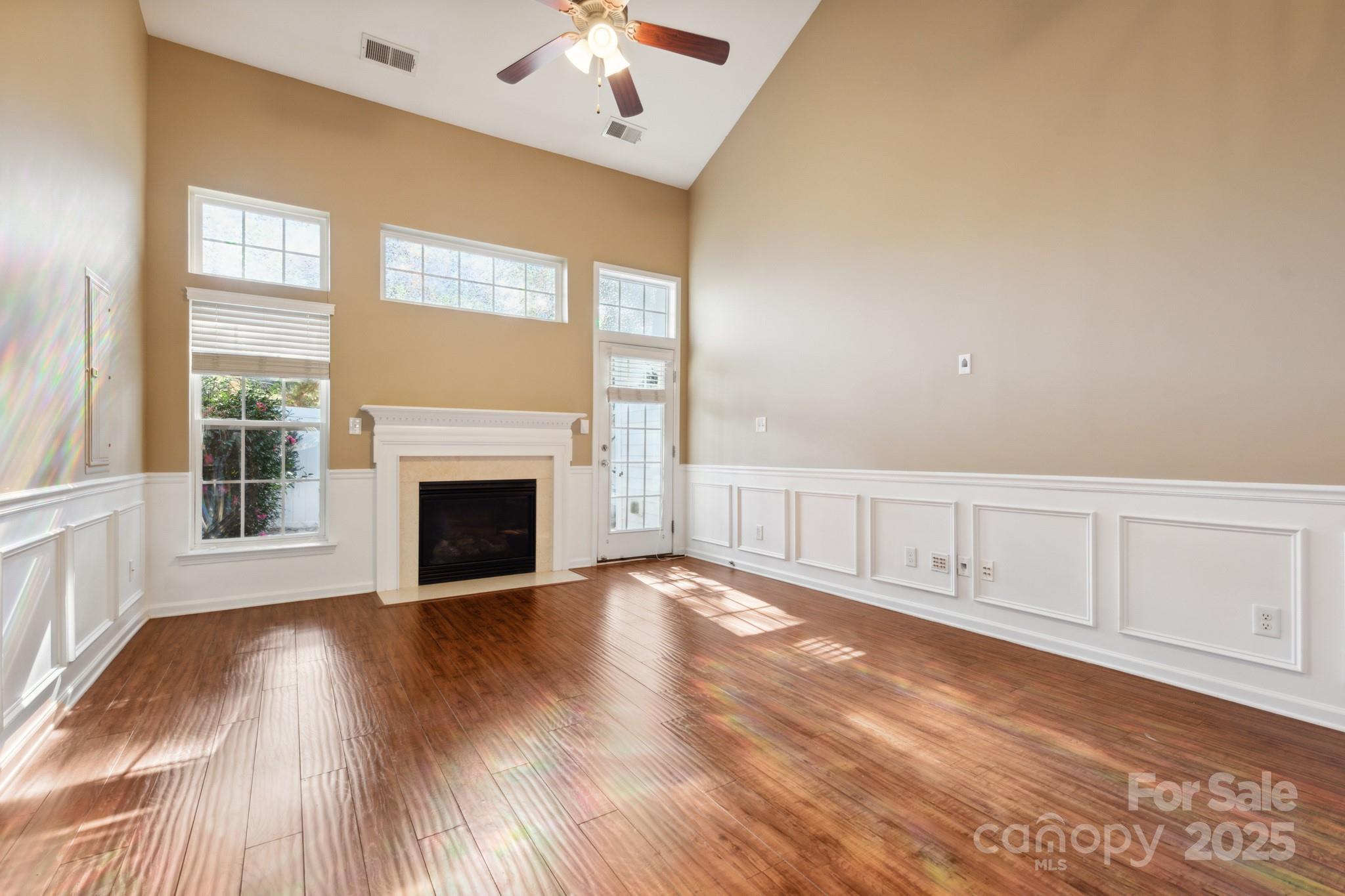 165 N Arcadian Way