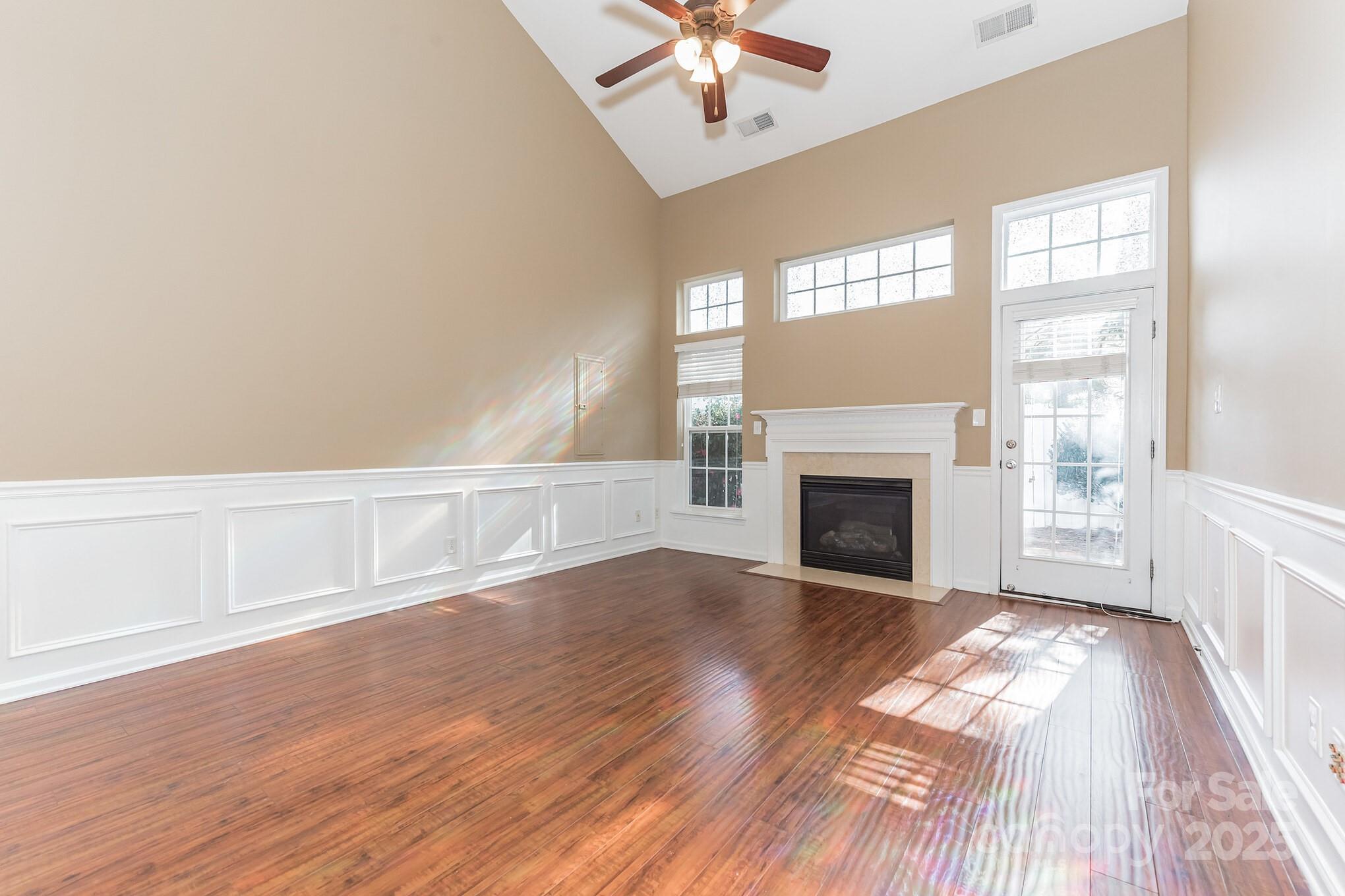 165 N Arcadian Way