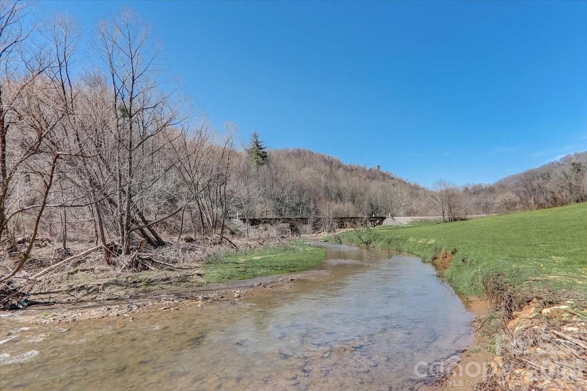 99999 Smokey Park Highway