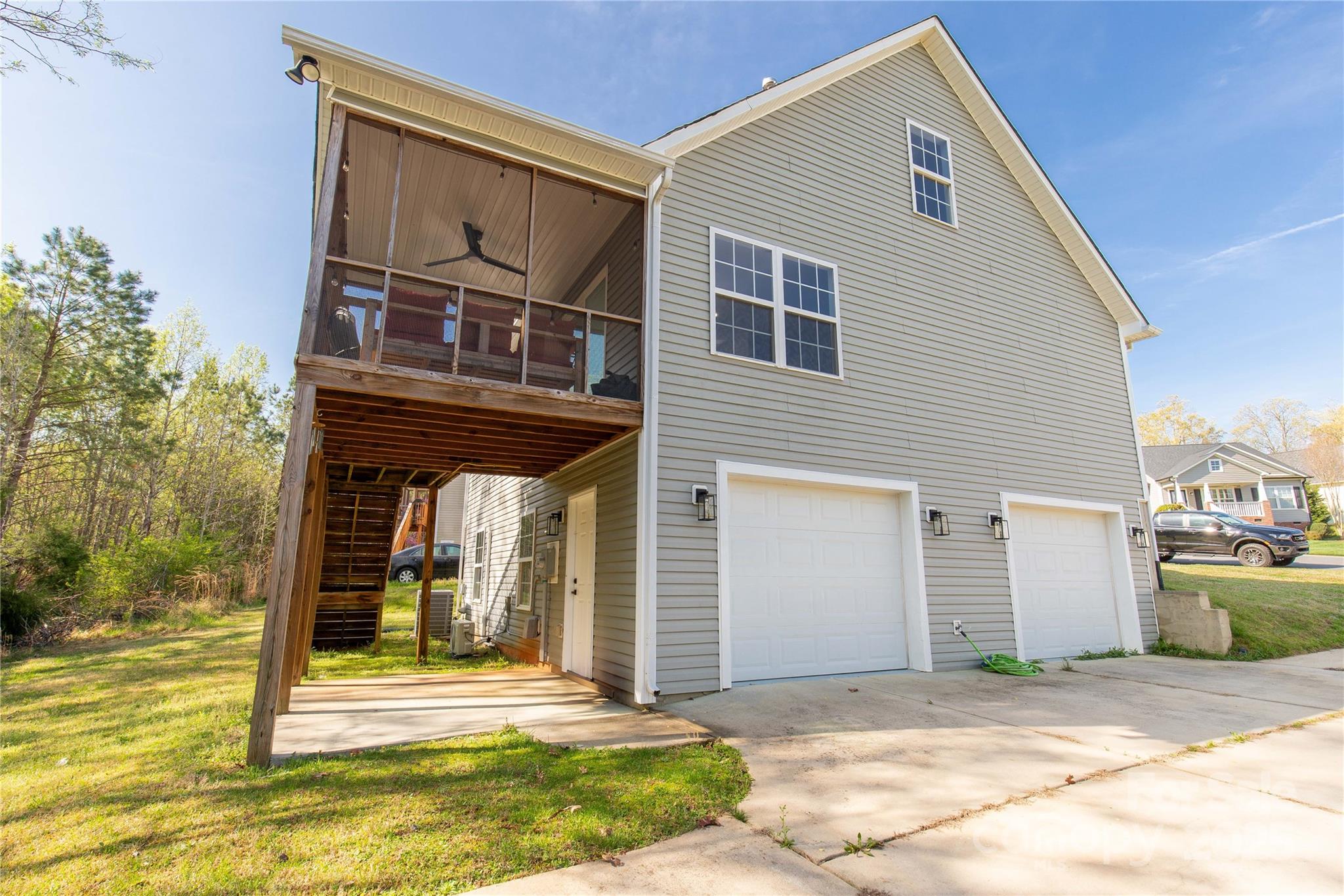 1527 Meadow Glen Lane