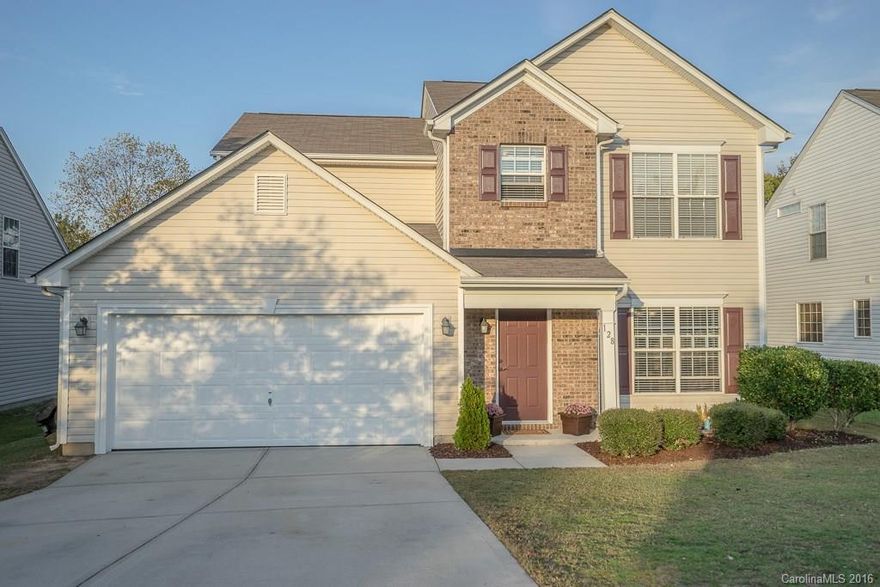 New kitchen appliances, new carpet, beautiful new laminated flooring in kitchen, new granite and backsplash in kitchen, and freshly painted.  Large backyard.  This one won't last long!