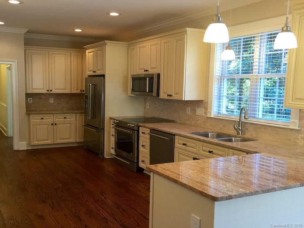 The Harbour At The Pointe - Residential