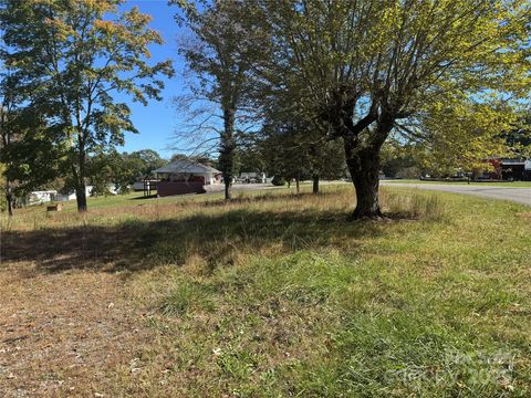 112 Center Drive Mount Airy NC 27030