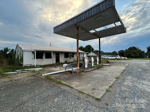 Photo of 2085 W Hwy 73 Highway, Mount Gilead, NC 27306 (MLS # 4289686)