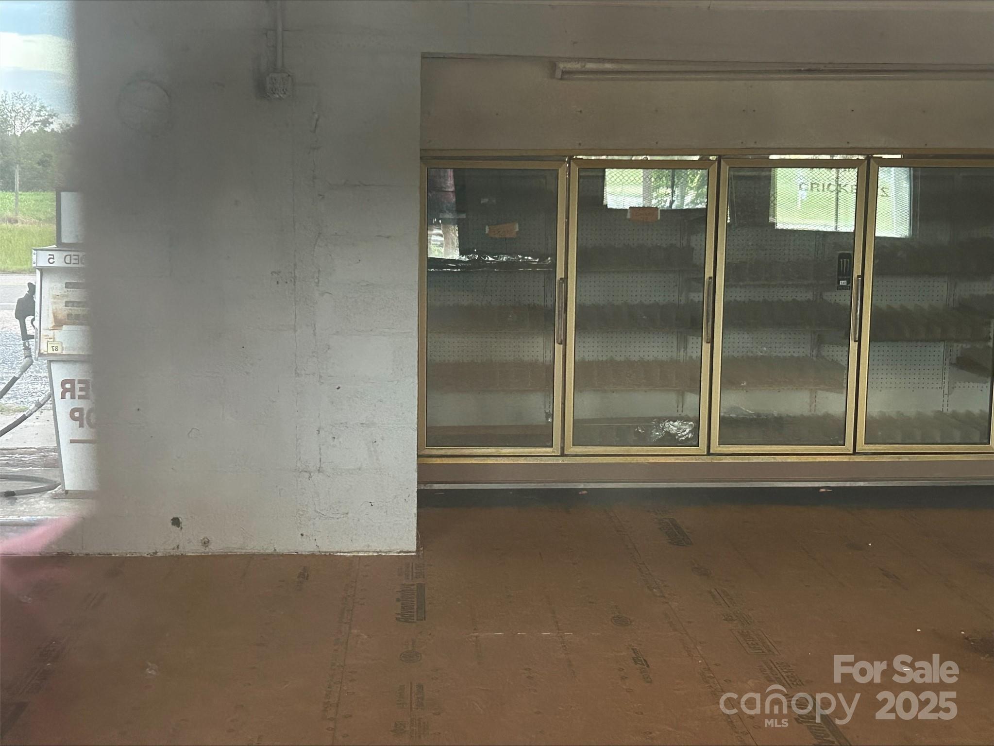 2085 W Hwy 73 Highway