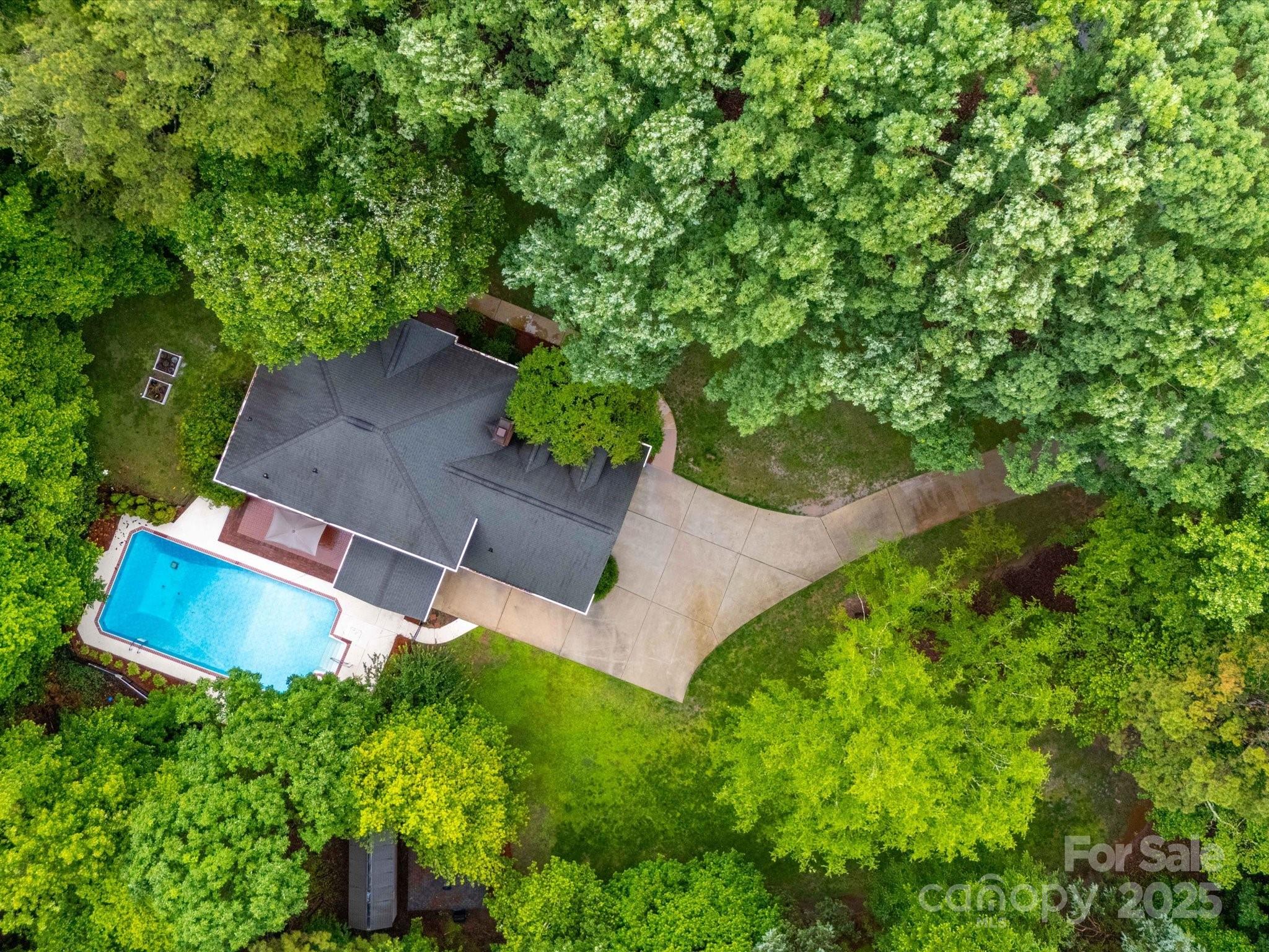 8527 Foxbridge Drive