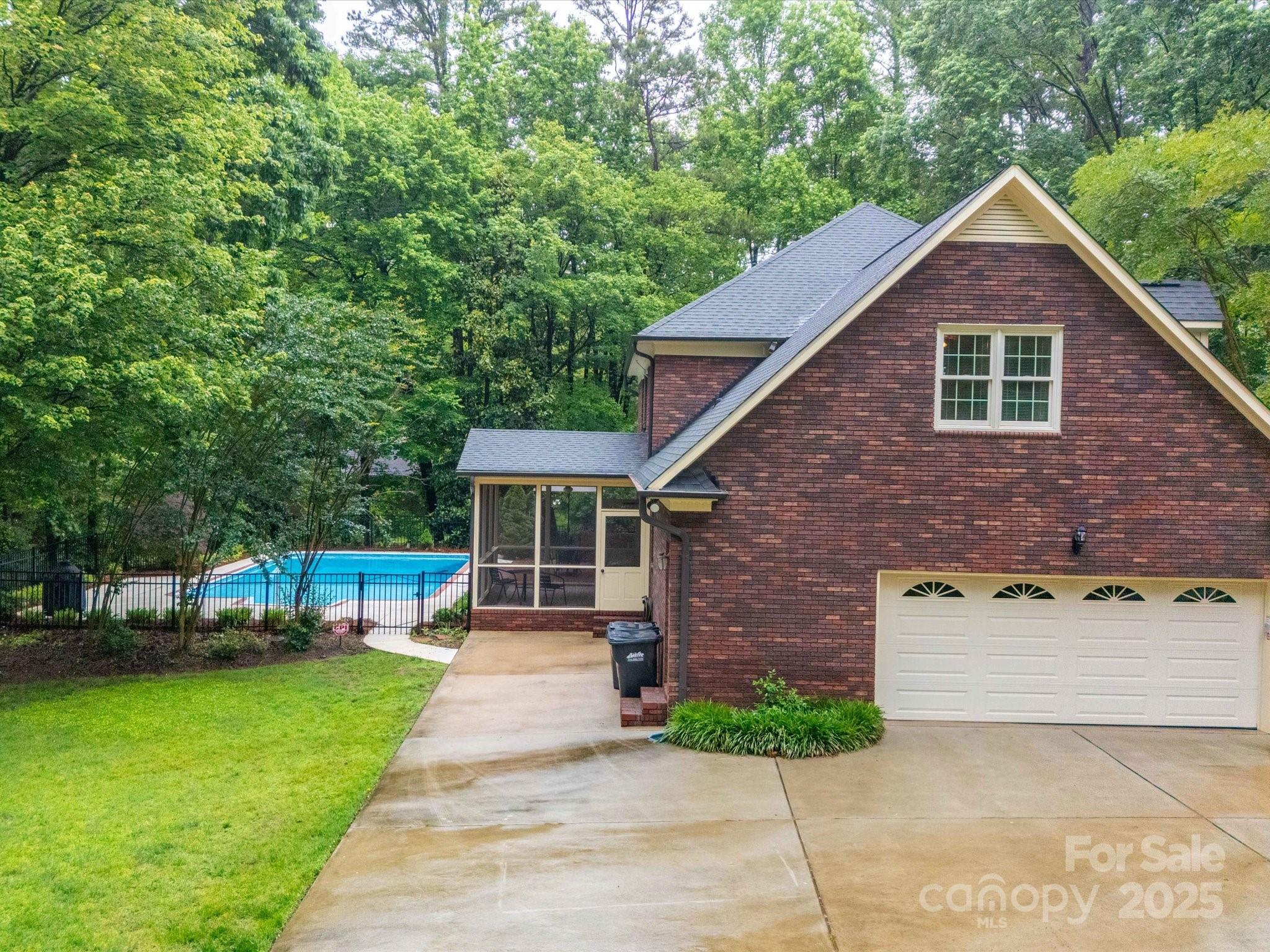 8527 Foxbridge Drive