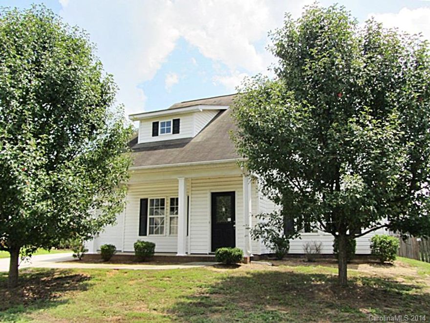 4 BR/2.5 BA home w/master on main features eat-in kitchen, master bath w/separate tub & shower, 2-story family room, 1-car garage & large yard. Fantastic location near schools, dining, hospital & more. Community pool! New carpet, fresh paint, new roof & new appliances! Strongly encouraged that offers include proof of funds/pre-approval & is required for seller's final acceptance.