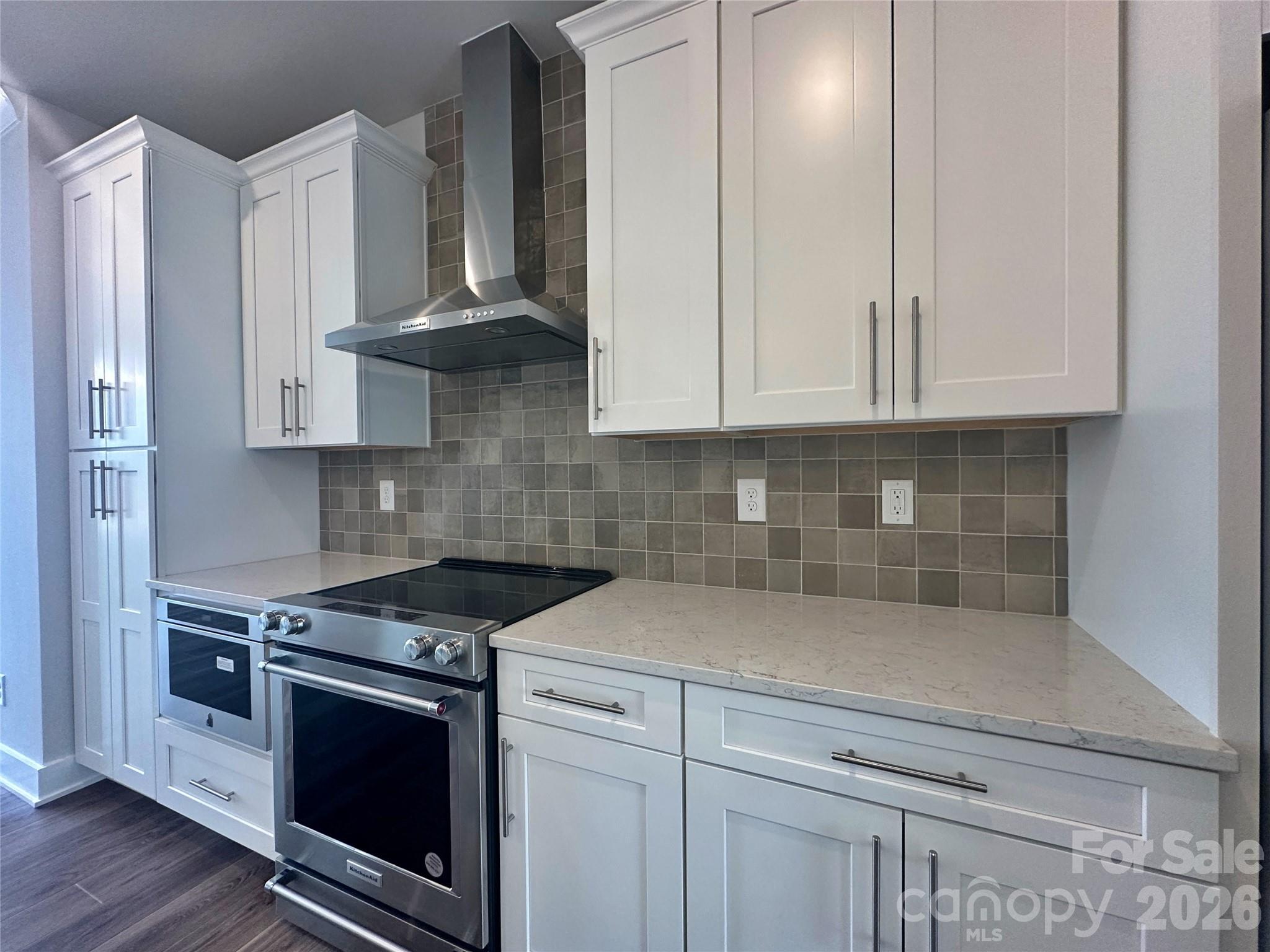 2035 Clarksdale Drive 33