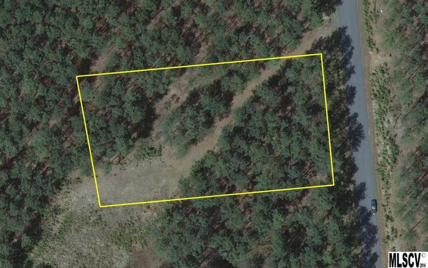Build your dream home in this fantastic community on Lake Hickory! Wooded 1.13 acre lot located in Anchor's Landing, a private, gated community offering clubhouse, pool w/hot tub, bike & walking trails, access to Lake Hickory, and several community lakes. Priced below tax value.
