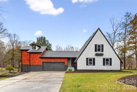 Photo of 10054 Four Mile Creek Road, Charlotte, NC 28277 (MLS # 4336050)