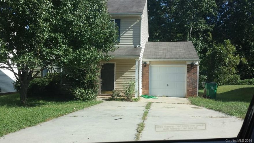 Home needs TLC. This is a short sale subject to bank approval. 1 lien holder. Any reduction in commission will be split 50/50. Great fixer upper.