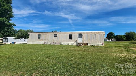 Photo of 4534 Athens Drive, Newton, NC 28658 (MLS # 4380617)