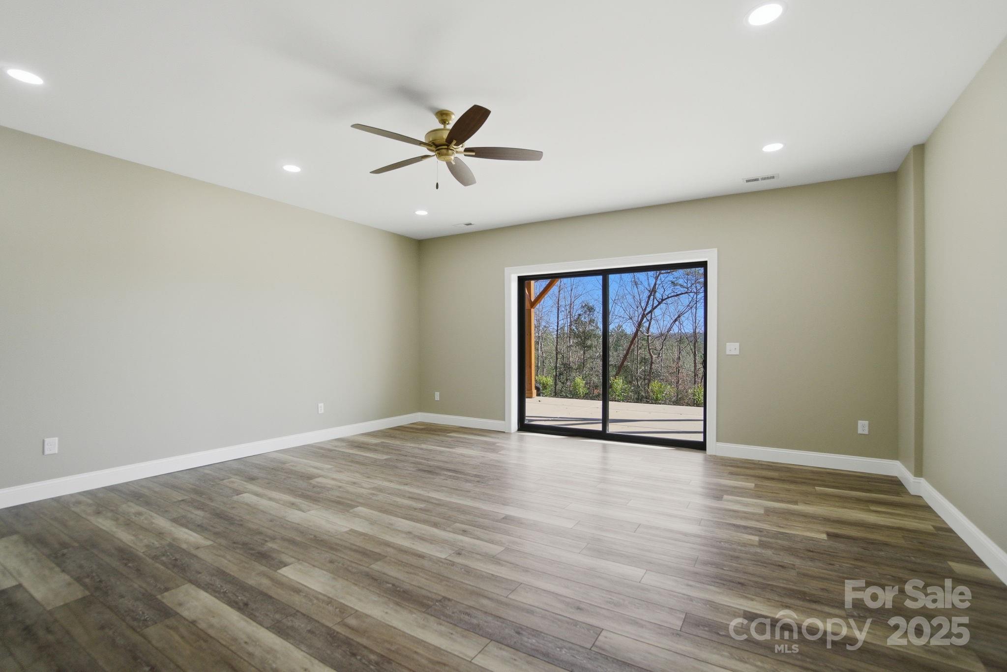 The Waterfront Club - Residential