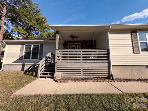 Photo of 6009 Lanai Lane, Tega Cay, SC 29708 (MLS # 4424884)