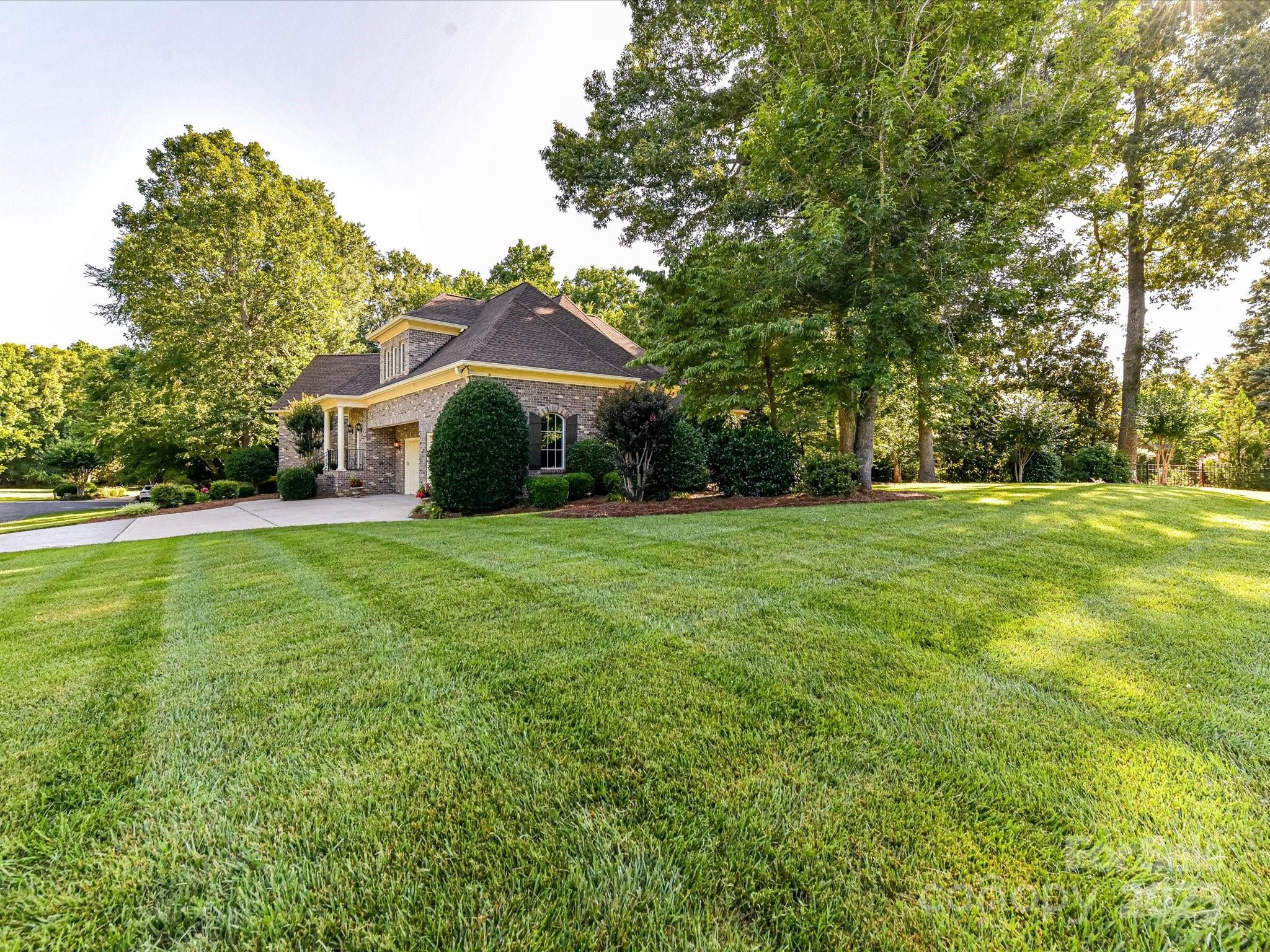9000 Whirlaway Lane