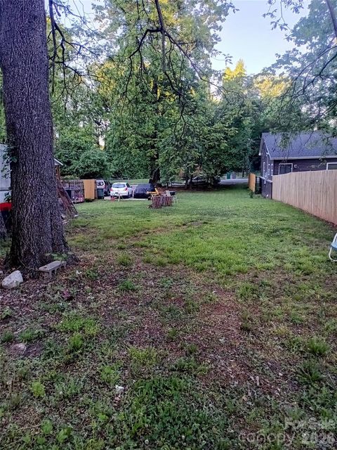 2307 Kennesaw Drive Charlotte NC 28216