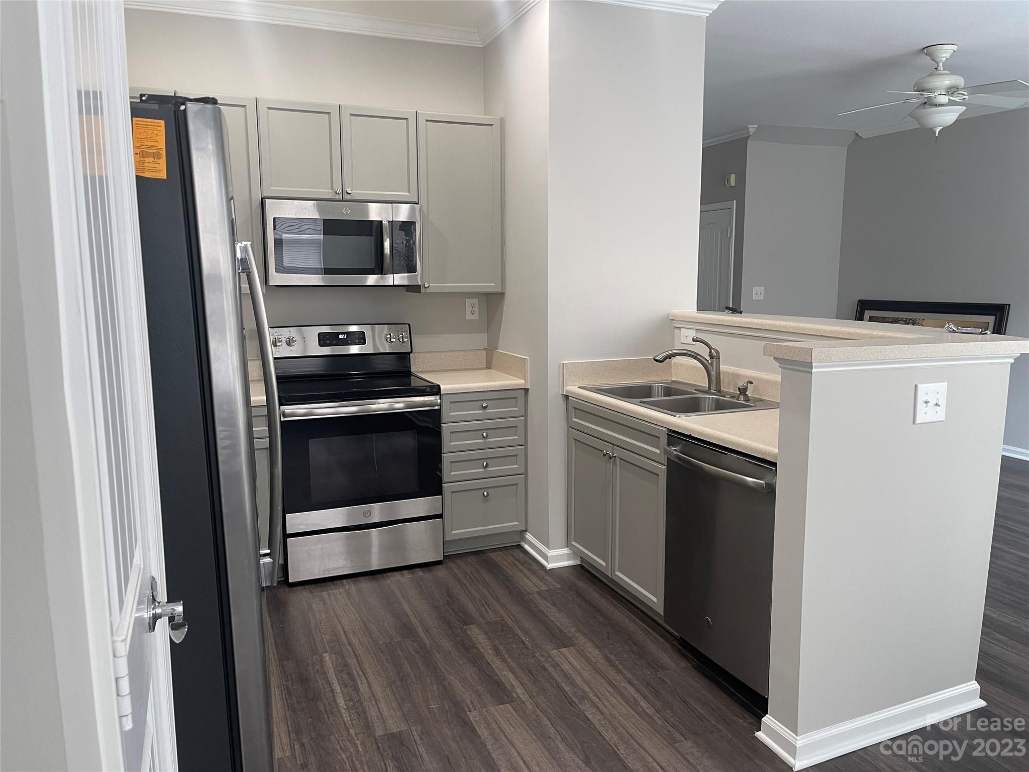 Coventry Court Townhomes - Residential Lease