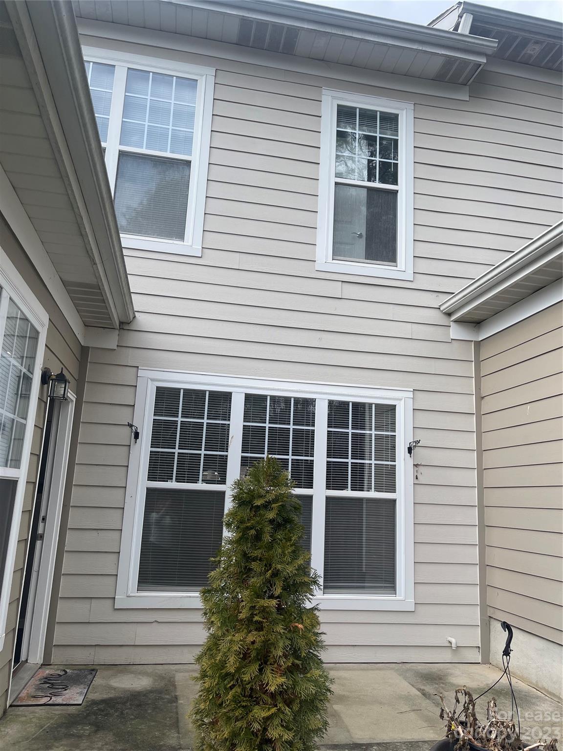 Coventry Court Townhomes - Residential Lease