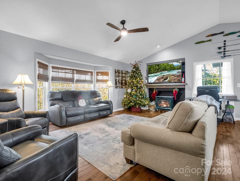 A home in Pisgah Forest