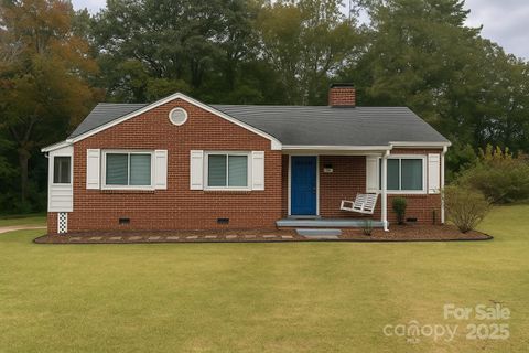 Photo of 804 Broad Street, Shelby, NC 28152 (MLS # 4314160)