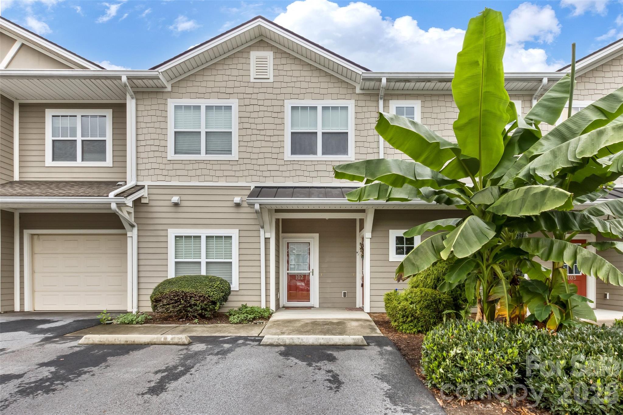 123 Foxden Drive 102