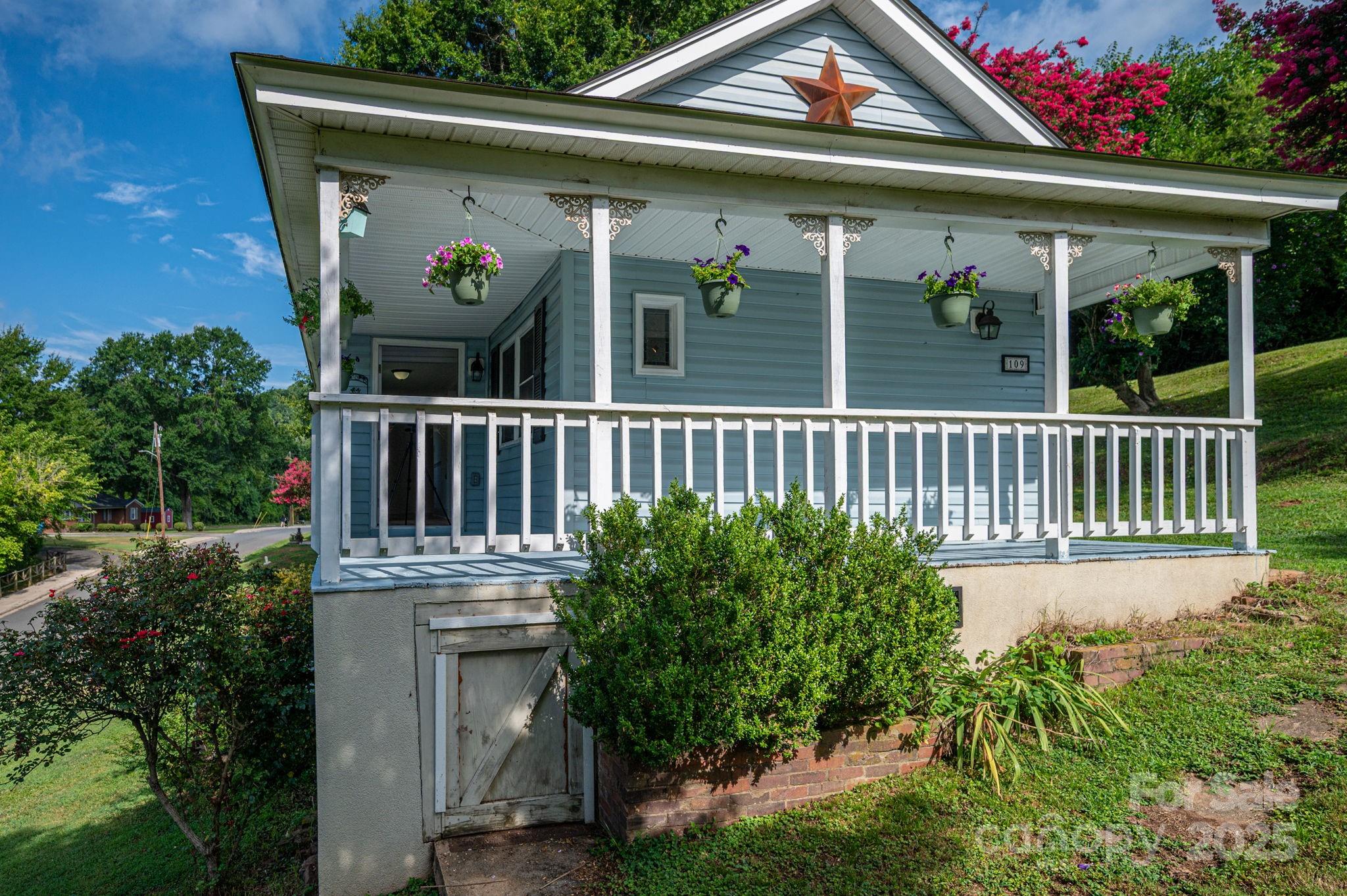 109 Riverside Drive