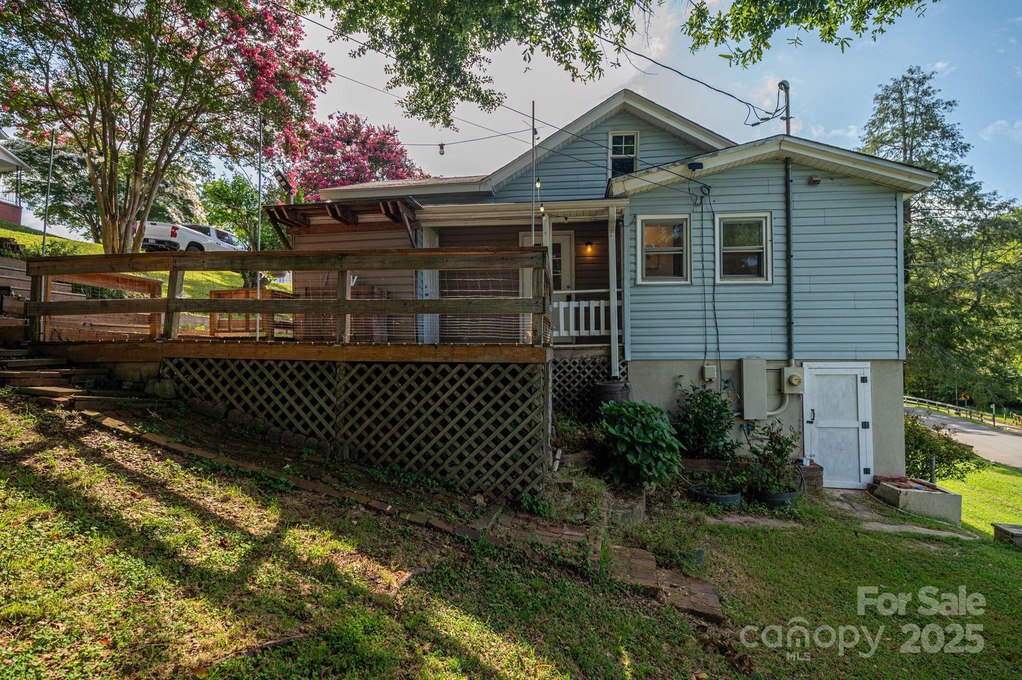 109 Riverside Drive