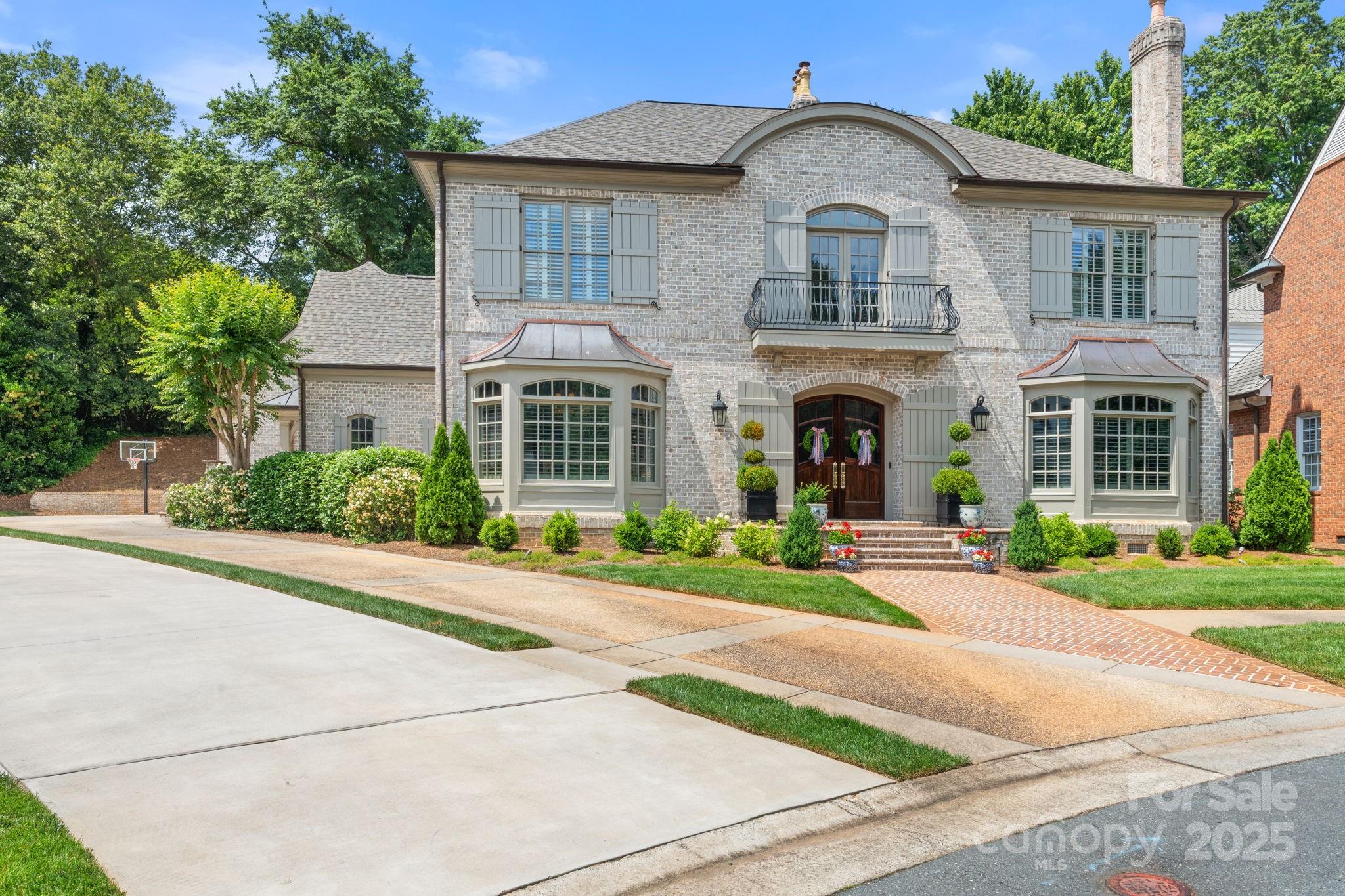 2954 Reynolds Square