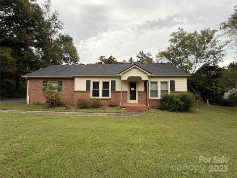 206 11th Street NE Hildebran NC 28637