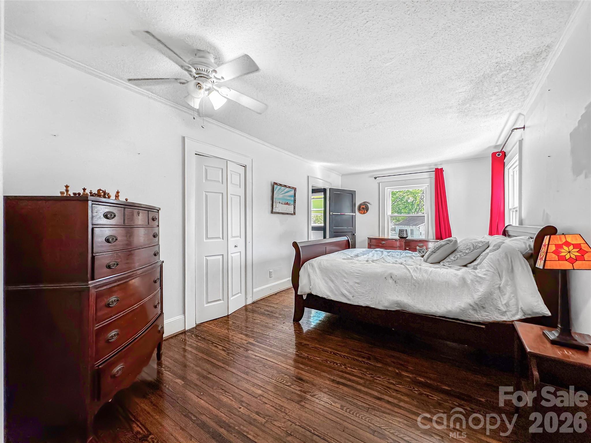 COUNTRY CLUB ESTATES - Residential