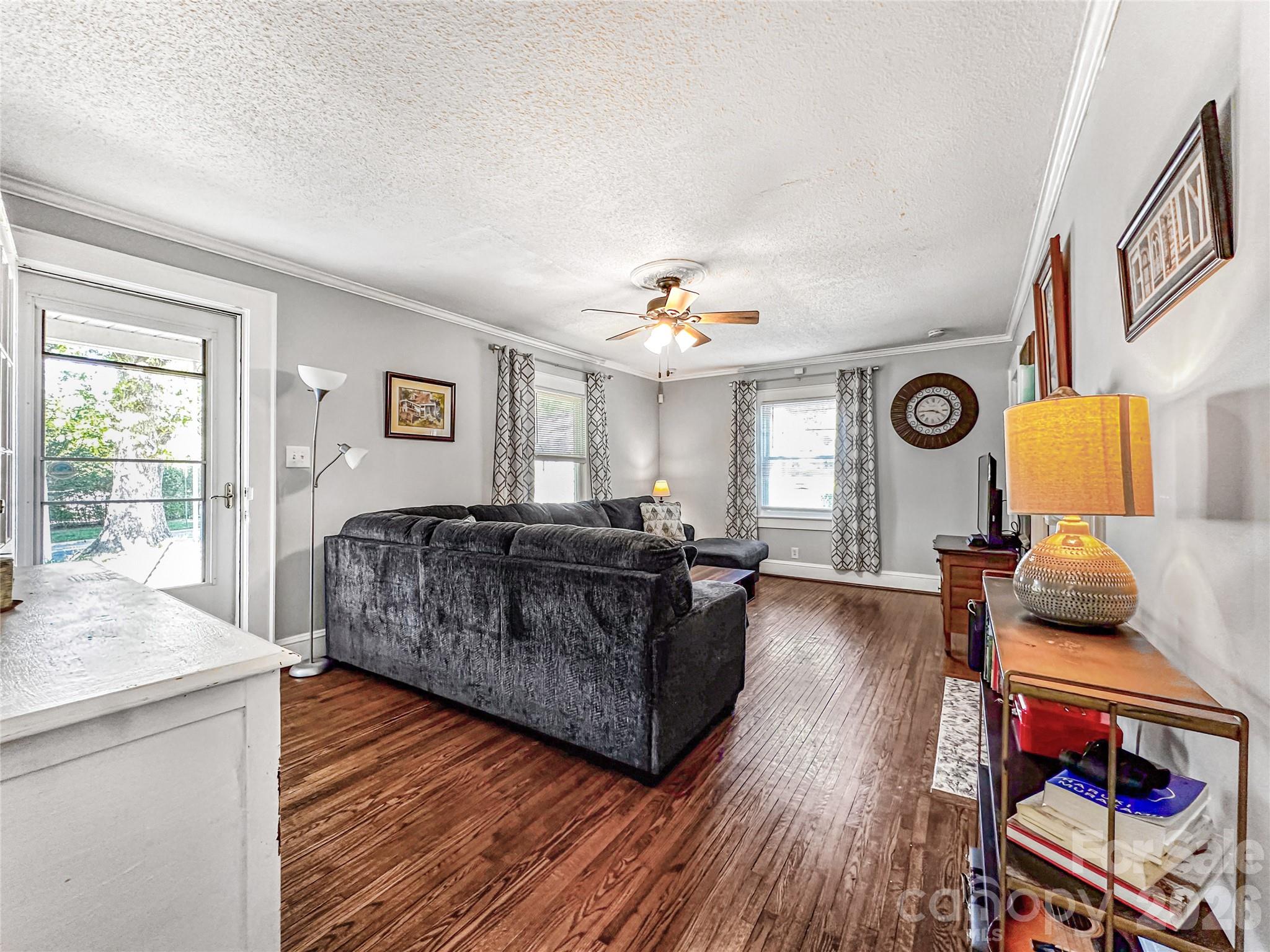 COUNTRY CLUB ESTATES - Residential