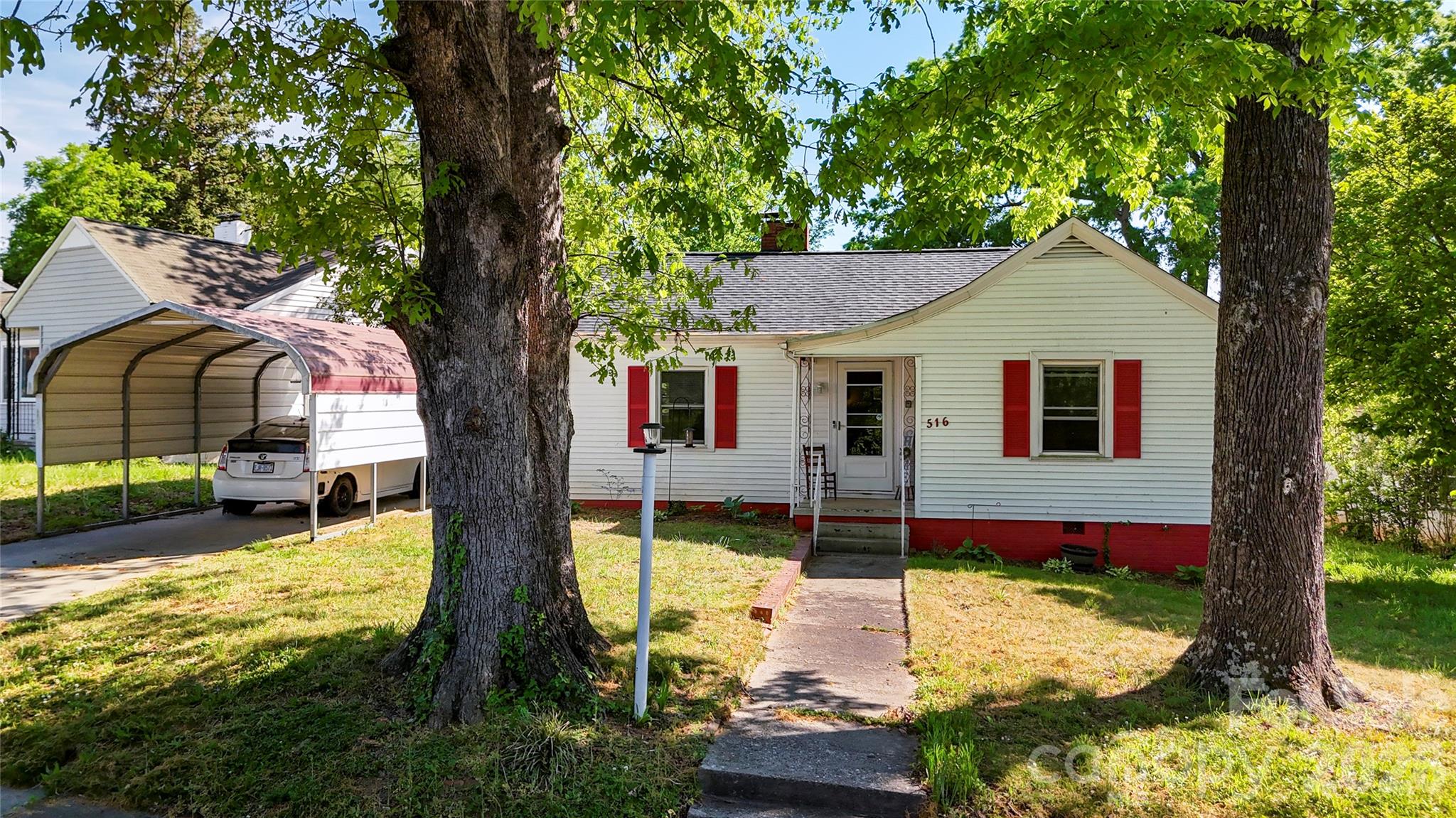 COUNTRY CLUB ESTATES - Residential