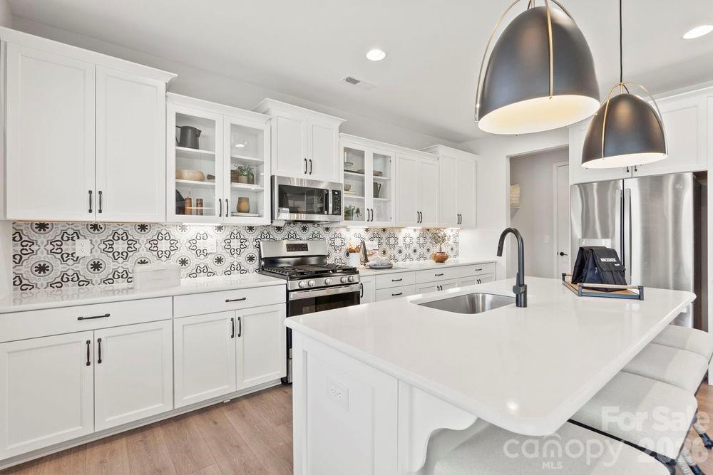1706 Hubert Graham Way