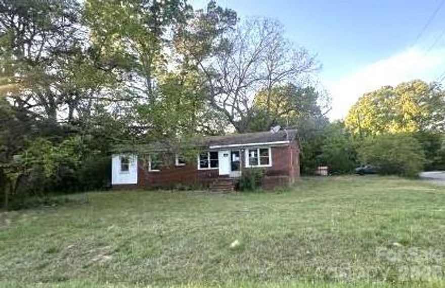 Located just minutes from historic downtown Monroe, shopping, dining, and local amenities, this home also offers easy access to major roadways for a convenient commute. With its desirable location and great potential, this property is a fantastic opportunity to make your own or add to your investment portfolio. Don’t miss your chance to own a property in one of Monroe’s growing areas—schedule your showing today!