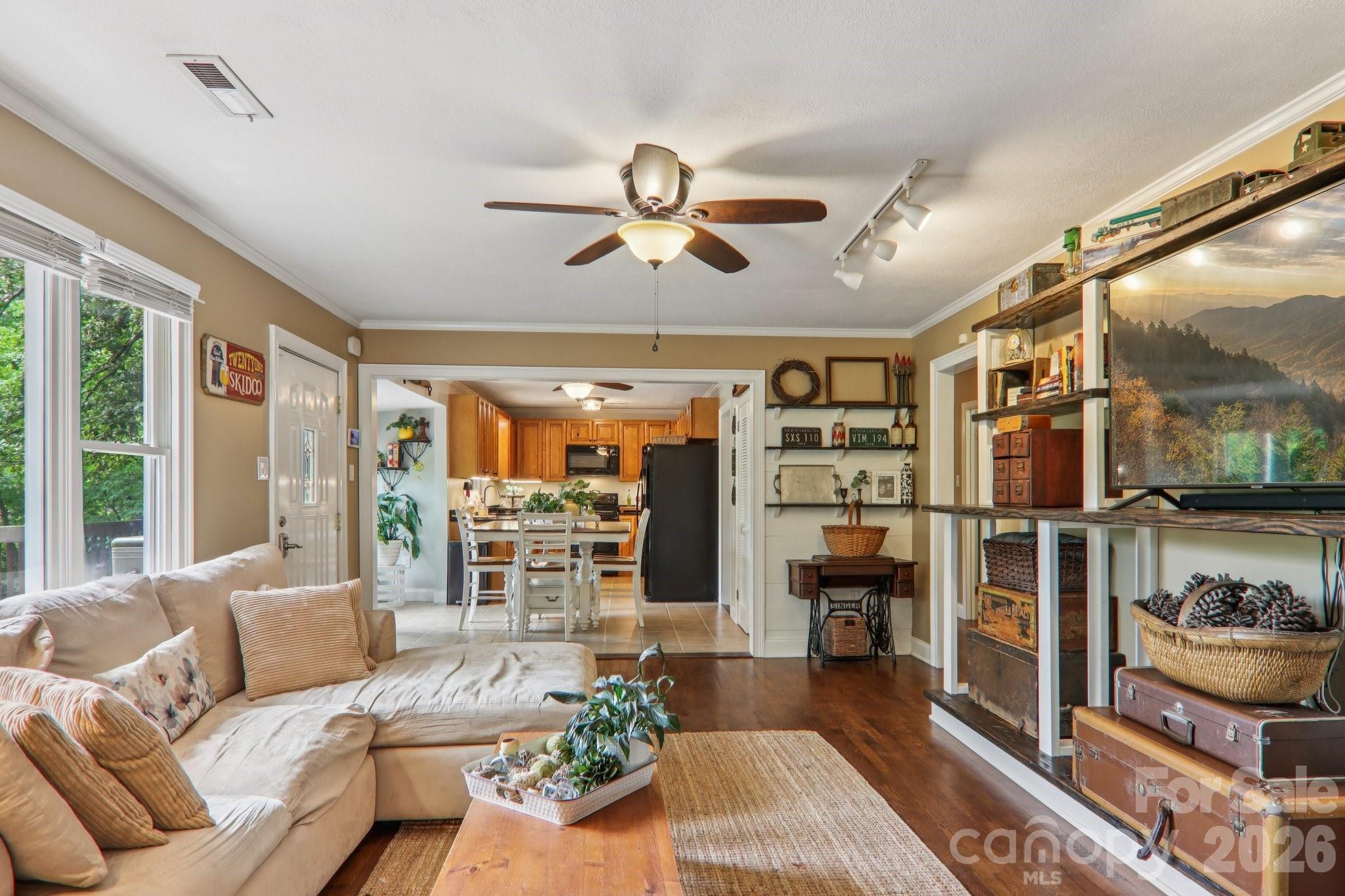 416 S Cherokee Avenue