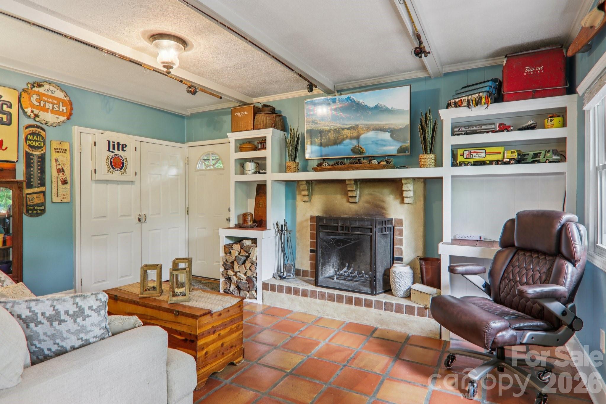 416 S Cherokee Avenue