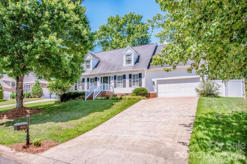 Photo of 921 Argyle Court, Statesville, NC 28677 (MLS # 4398226)