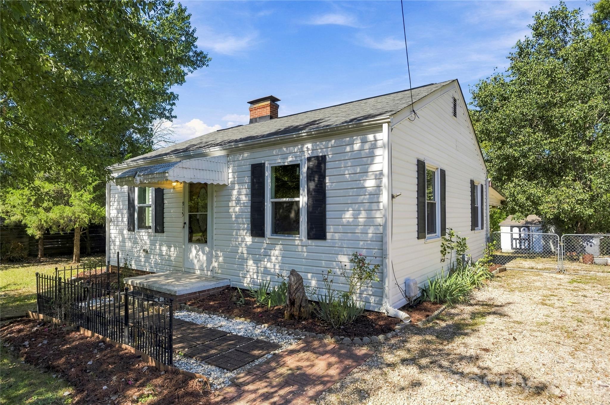 915 Skyway Road