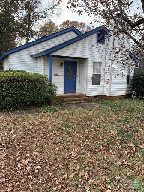 Photo of 9318 Winter Elm Lane, Charlotte, NC 28227 (MLS # 4326916)